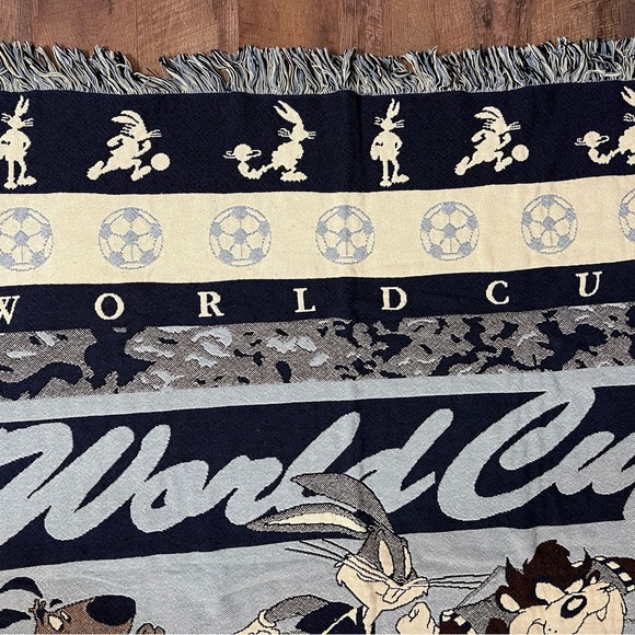 Rare World Cup USA 1994 Woven Blanket Tapestry Throw Looney Tunes Soccer - Picture 3 of 6